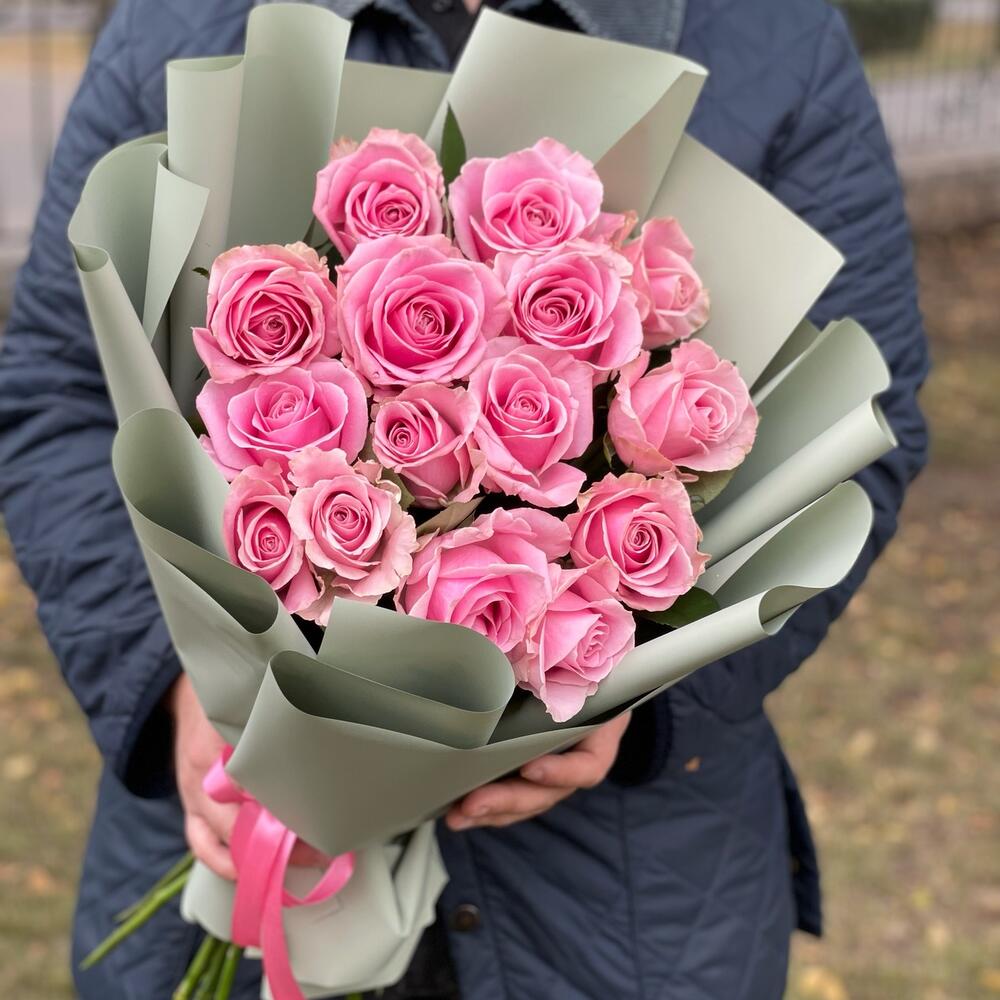 15 Розовых роз